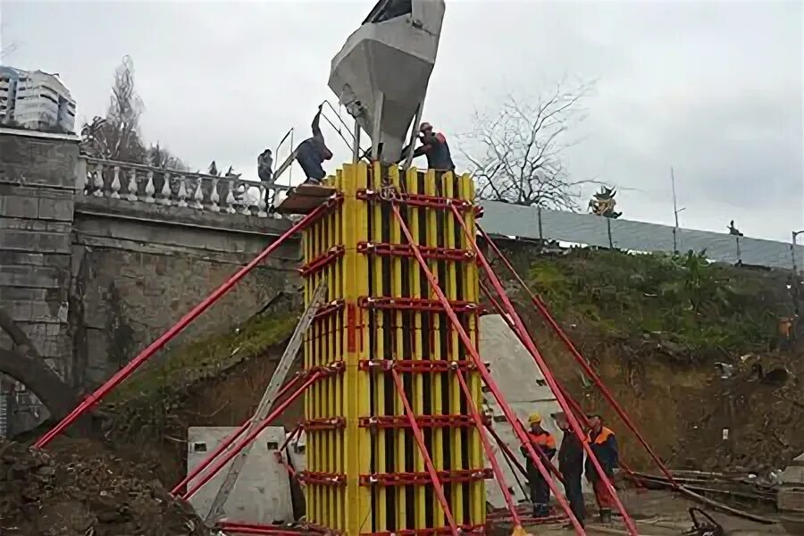 Опалубка для мостовых балок. Опалубка для мостовых балок. Мостовая опалубка. Опалубка мостовых опор. Мелкощитовая опалубка мск.
