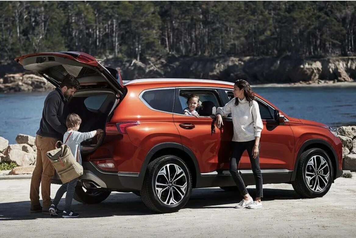 Семейные автомобили 2020. Hyundai Santa Fe Family. Санта Фе 2020 Family. Семиместный Хундай Санта Фе новый. Hyundai Santa Fe 2021.