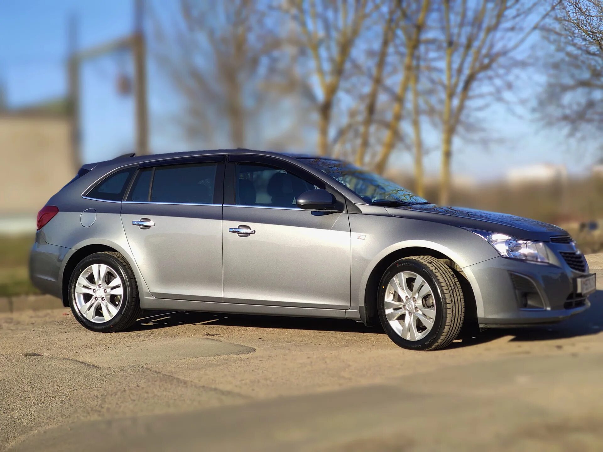 Универсалы с пробегом краснодарский край. Chevrolet Cruze Wagon. Chevrolet Cruze Station Wagon. Cruze Wagon r17. Шевроле Круз универсал на 17.