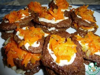 Печеночные оладьи с морковью и луком