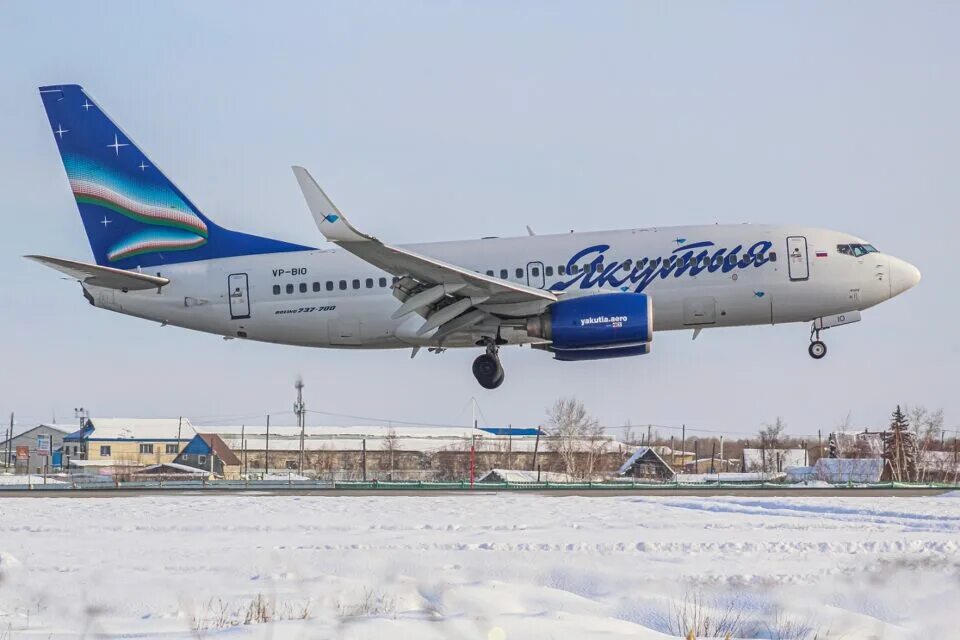 Самолеты авиакомпании Якутия. Boeing 737-700 Yakutia Airlines. Самолеты авиакомпании Якутия АН 24. Авиакомпания Якутия 89011.
