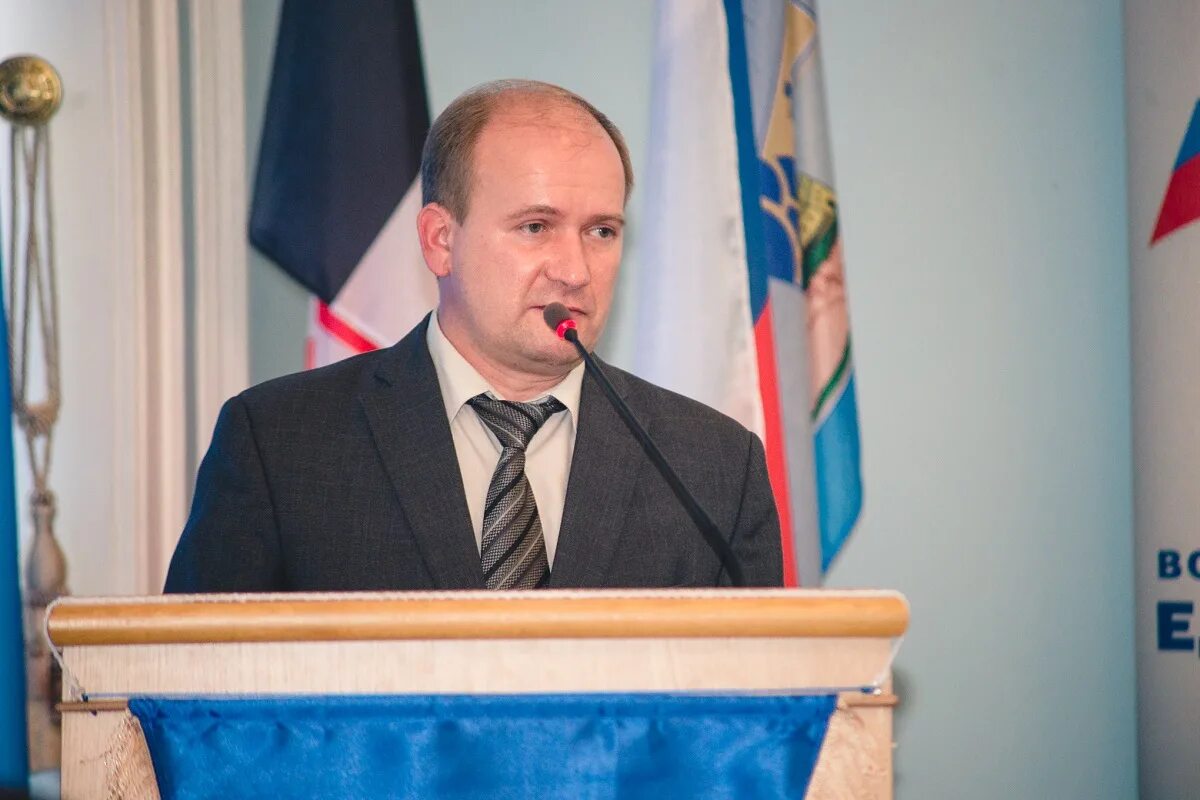 Школа 25 сарапул директор. Ессен александр александрович. Мбоу до "цд(ю)тт" эмблема сарапул. Шестаков виктор михайлович. Глава сарапула шестаков.