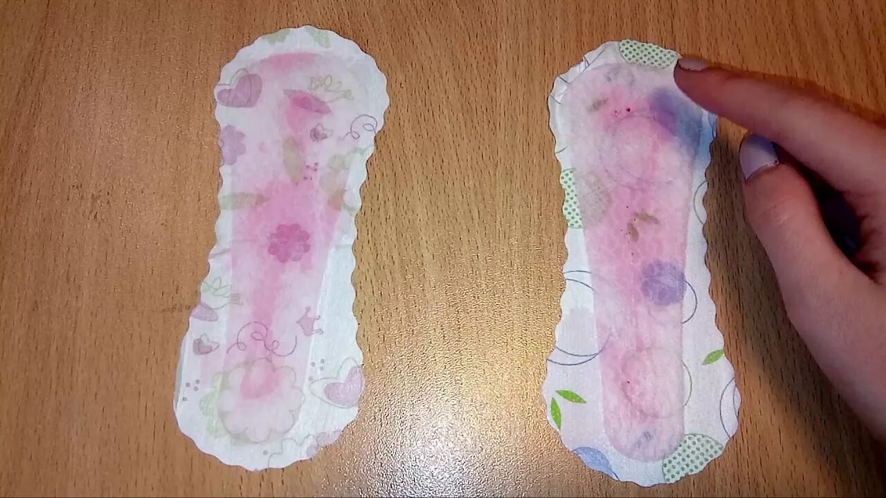 Менструальные сгустки. Урологические прокладки для обильных месячных. Гигиеническая прокладка. Сгусток менструальной крови. Имитация месячных.