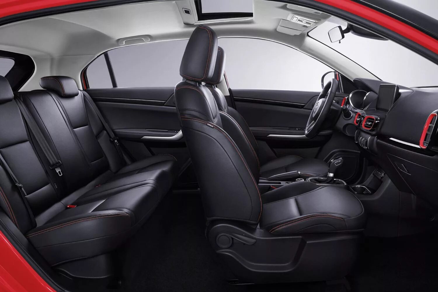 Dongfeng S560 2021 - фото и цена, характеристики нового Донгфенг 560