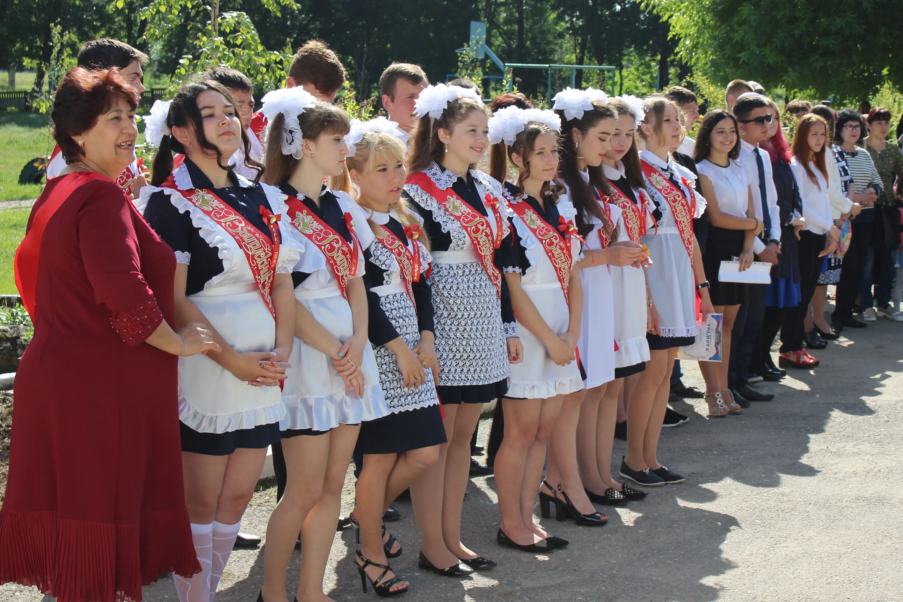 Сош 29 симферополь. Крым черноморское школы. Частные школы в крыму. Черноморская средняя школа 3 черноморский район. Крымская школьная.