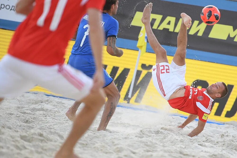 Beach soccer world. Пляжный футбол. ФИФА пляжный футбол. Пляжный футбол команды. Земсков пляжный футбол.