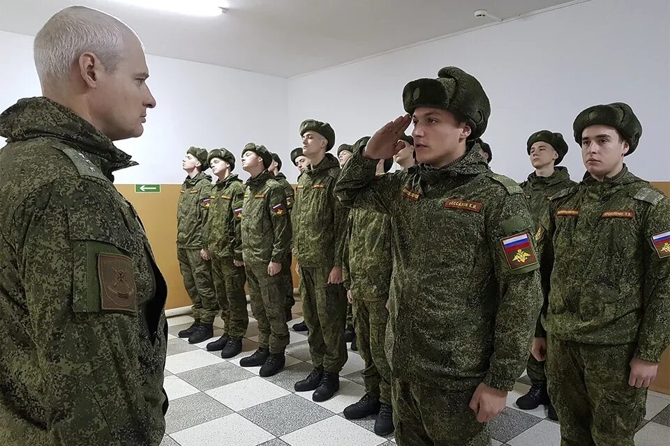 Новый год на срочной службе