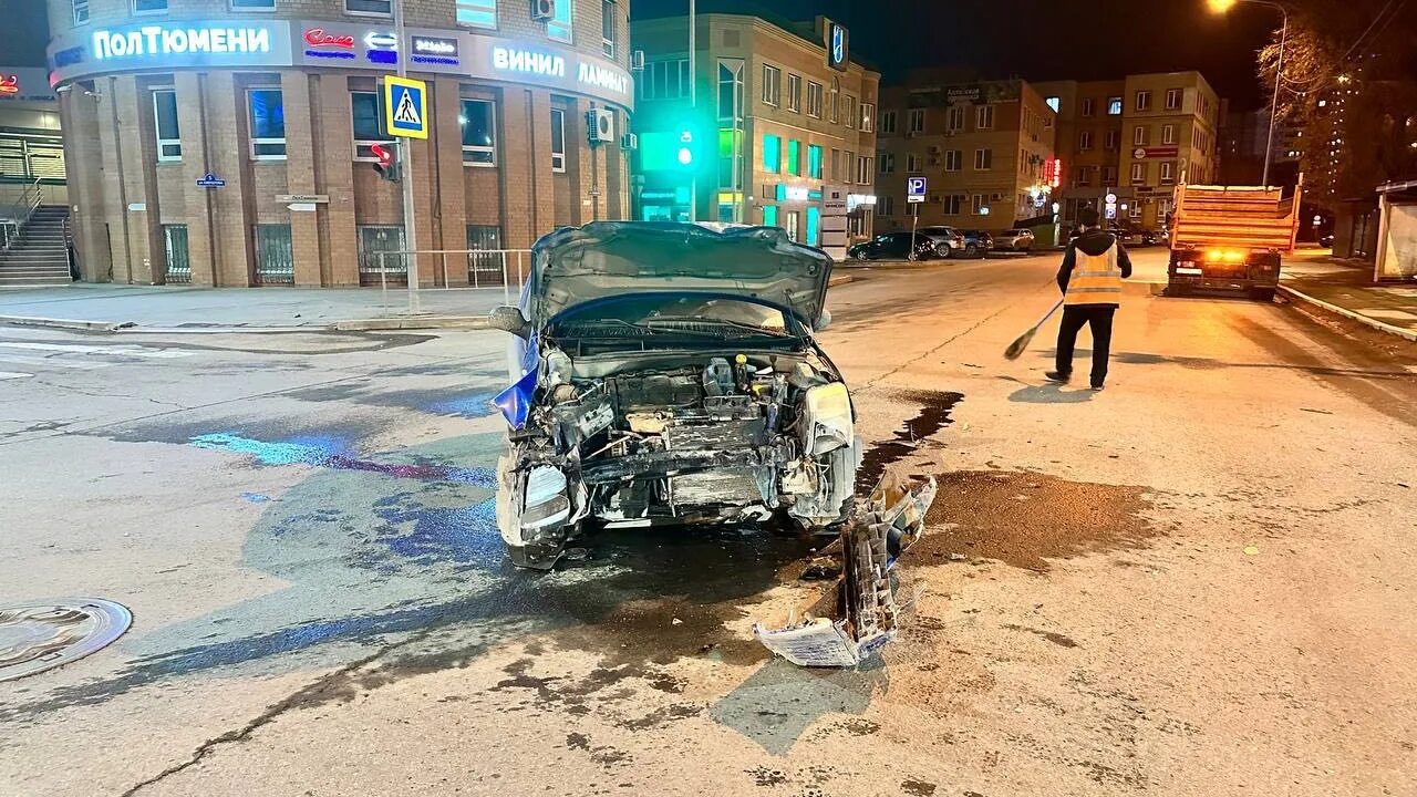 В Тюмени на улице Одесской в ДТП погиб водитель Kia Rio АиФ Тюмень