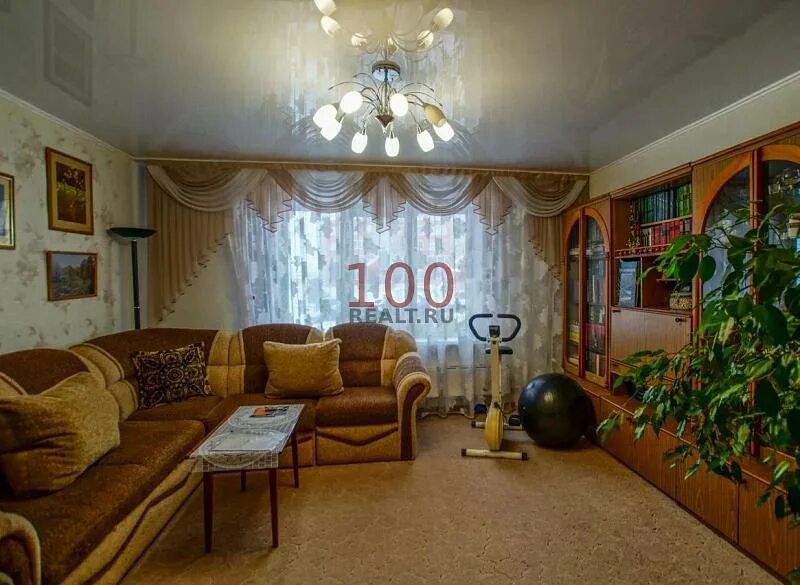 Фото из окна квартиры в ачинске. Индустриальная дом 15 кв 52 ачинск. Авито ачинск недвижимость. 8 микрорайон ачинск 1 дом. Квартиры в ачинске в новом доме юэ.