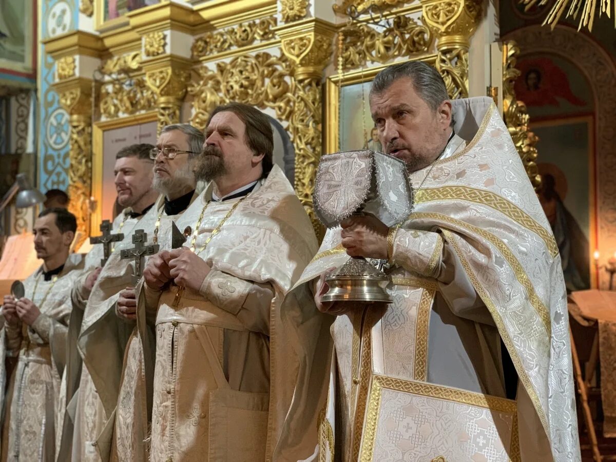 Какого числа праздник богоявления. Митрофорный протодиакон. с праздником богоявления. крещение господне всенощное бдения. богоявленский праздник.