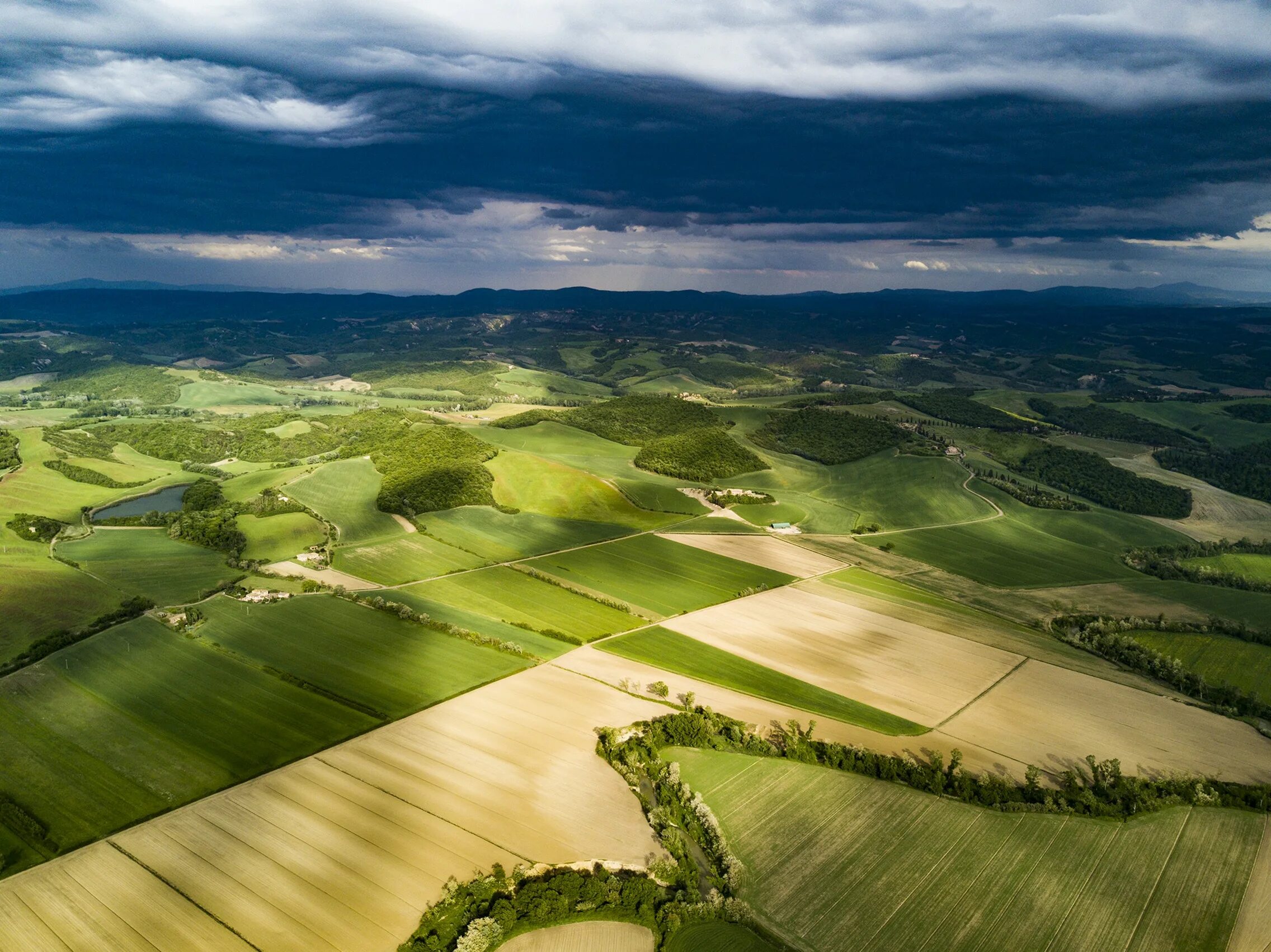 Хвар хорватия. Лес с высоты. Kampung mountain aerial. Aerial view надпись. Лес вид сверху арт.