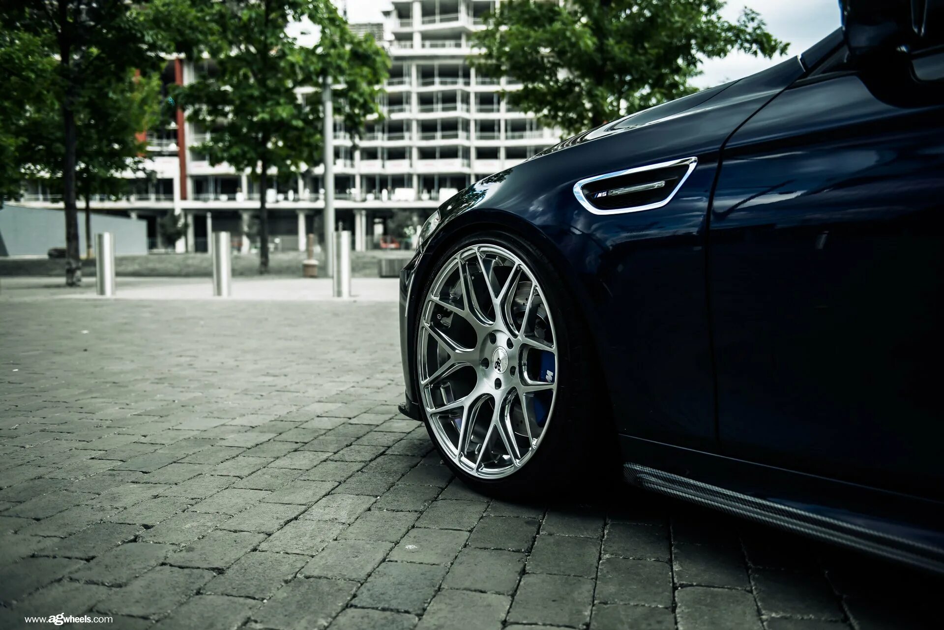 Need wheels. Need wheels. Hre 101 black диски. 510 vorsteiner r18. 2012 falcon f7.