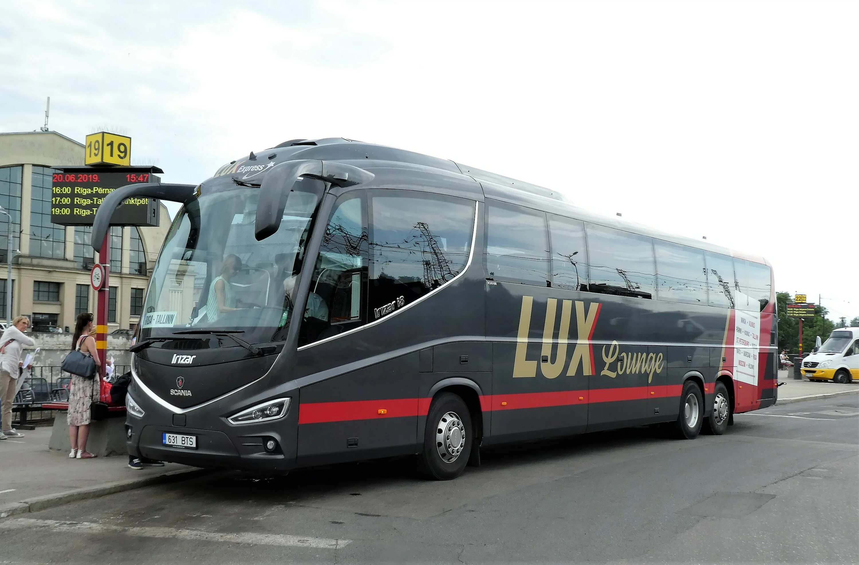 Lux express автобусы. Люкс экспресс спб таллин. Автобусы петербург таллин. Люкс экспресс спб таллин. Lux express таллин санкт-петербург.