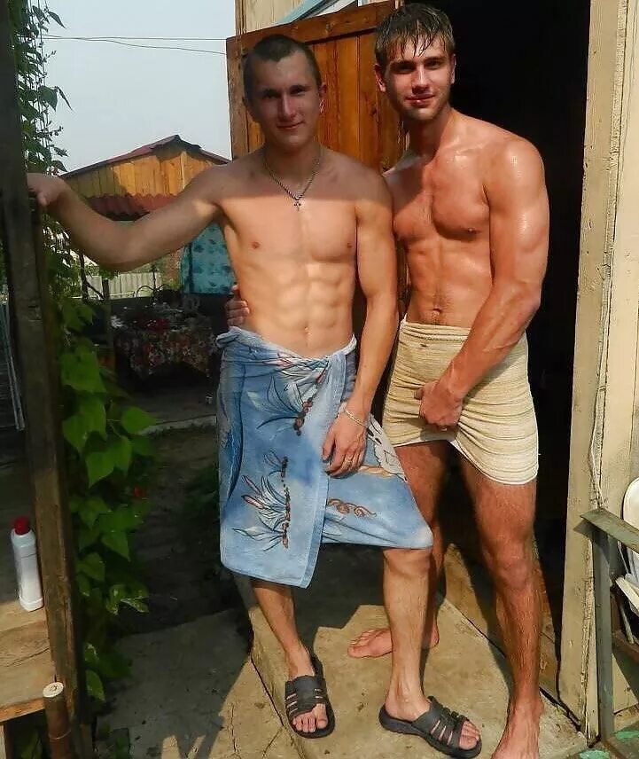 натуралы вк. Malik delgaty. молодые парни голубые. мужчины натуралы. юноши на речке.