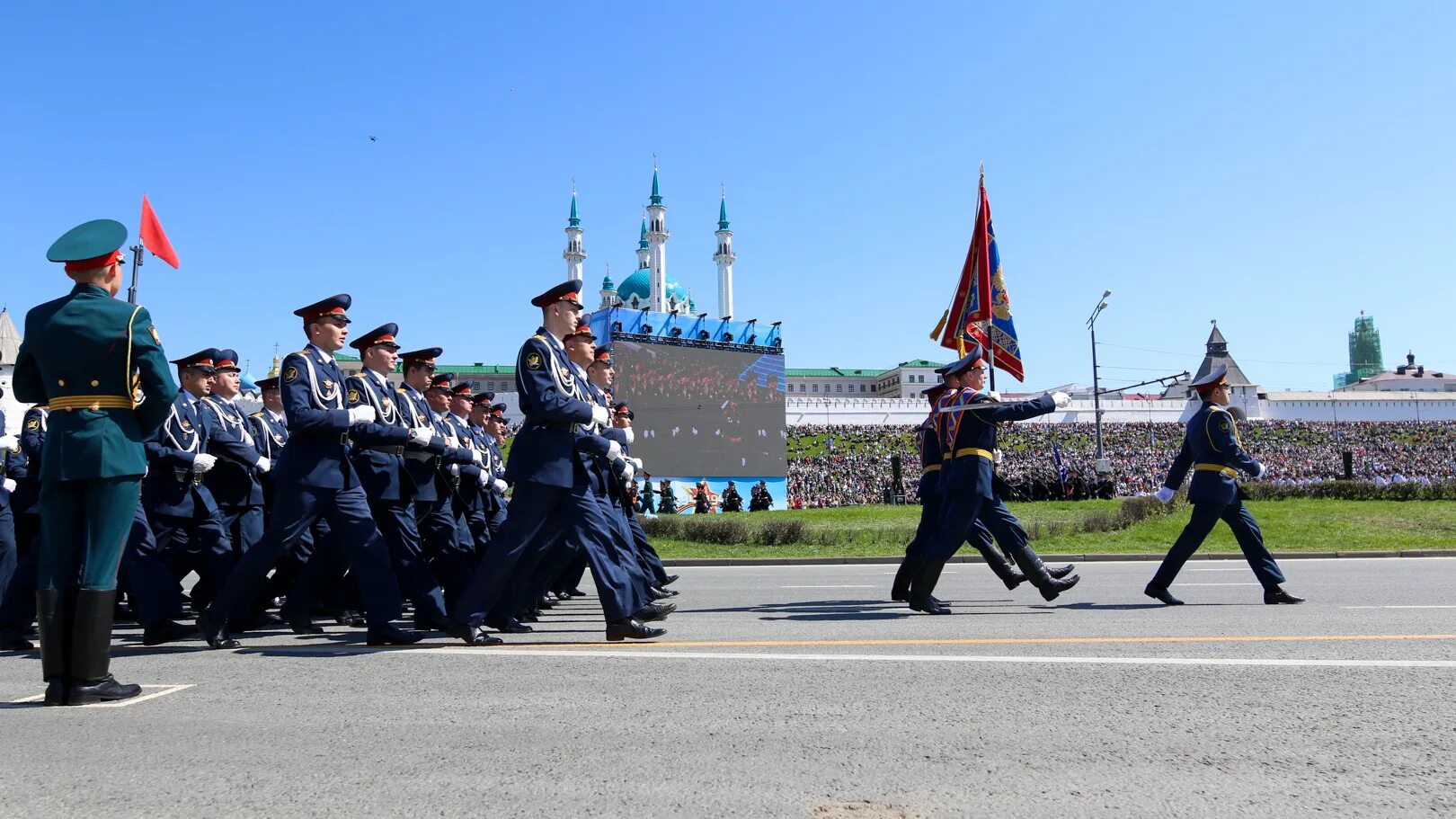 Парад казань. Парад Казань 9 мая 2023. Площадь тысячелетия Казань 9 мая. Парад Победы 2022 в Казани. Парад Победы Казань.