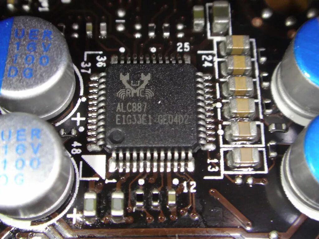 Realtek alc887 audio codec. Реалтек alc887. alc887 чип. чип realtek alc887. alc662 vs alc888s.
