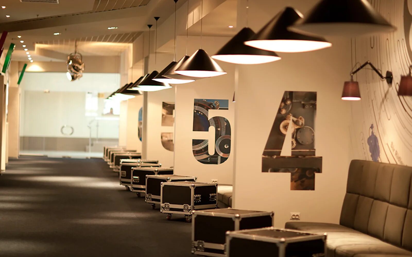 Мега кинотеатр. Детский зал мэджик синема. Синема стар детский зал. Chaplin зал 1 астана. Кинотеатр в адк алматы.