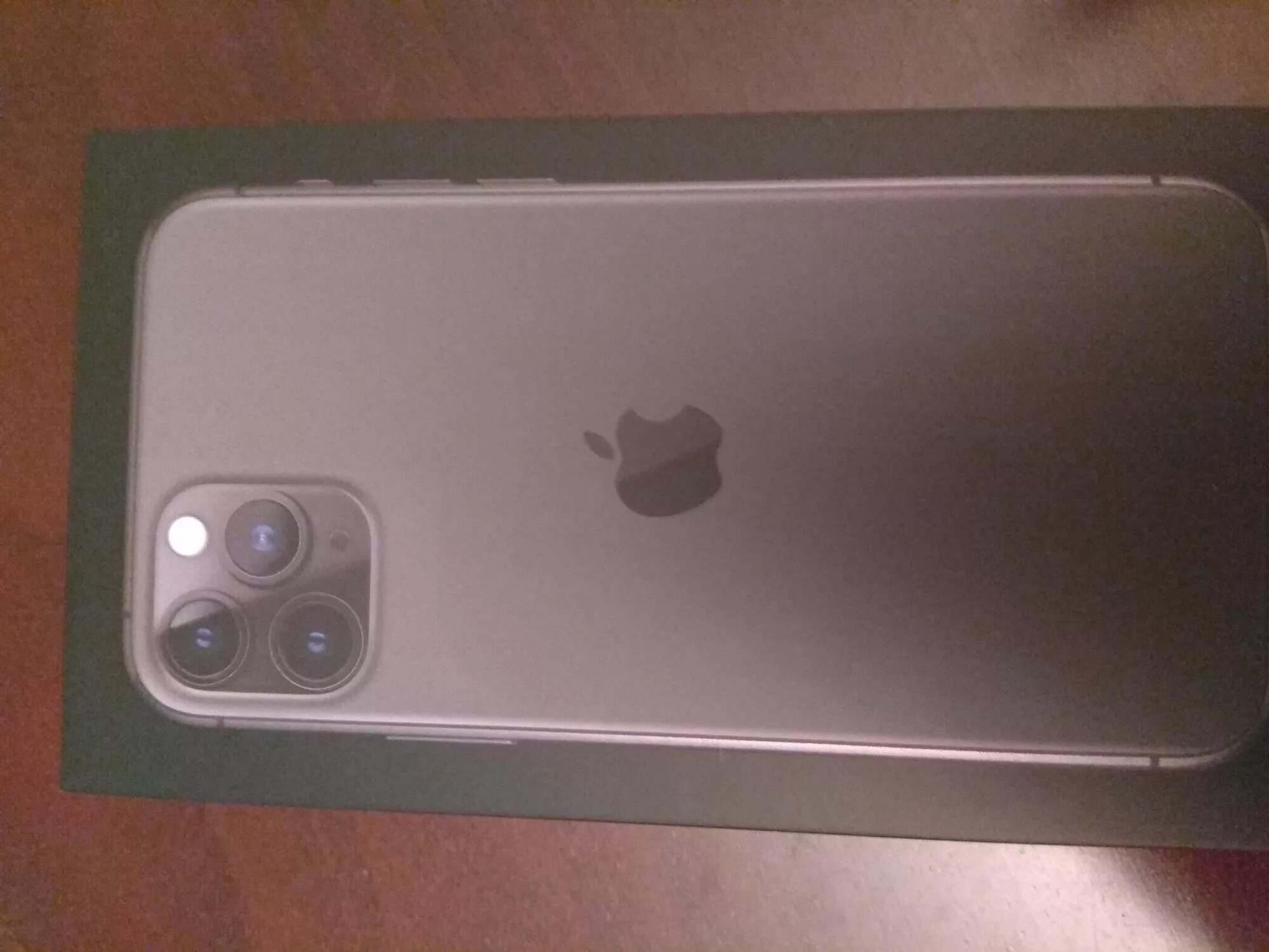 задняя крышка iphone 11. Iphone 11 pro max. айфон 11 дом. Apple iphone 11 pro max 128gb. Iphone 11 pro коробка.