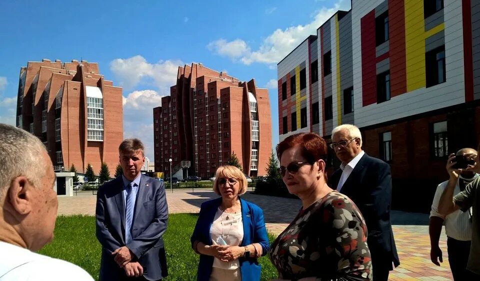 Томск лайф сайт. Северный парк Томск. Левобережный Life Томск. Левобережный лайф Томск проект. Микрорайон Левобережный Томск.