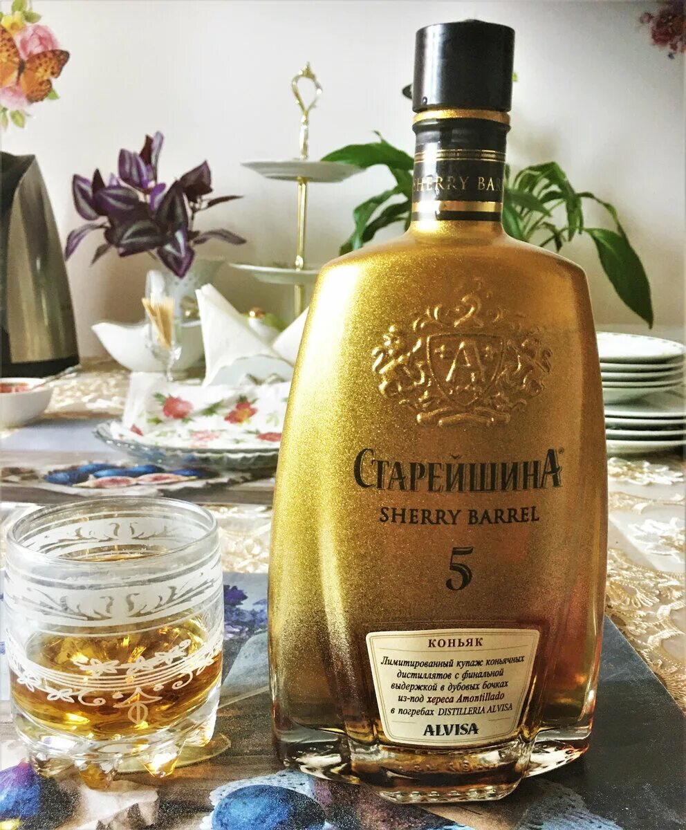 Коньяк старейшина 5 0.5. Коньяк старейшина Sherry Barrel. Коньяк старейшина 5. Коньяк старейшина Шерри баррель. Старейшина коньяк 5 0.5.