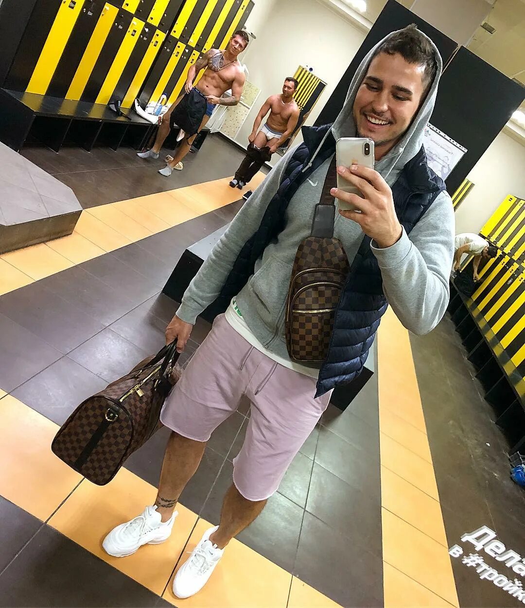 Как захара денили. Образ захара обломов. Девушка захара саленко. Телефон захара. Как захара денили.