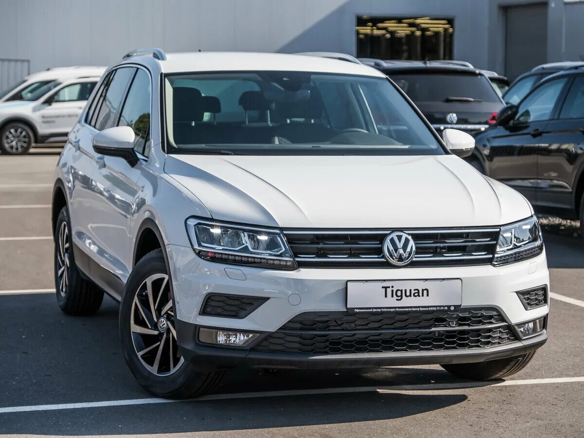 Volkswagen Tiguan 2021 белый. Фольксваген Тигуан 2021 белый. Новый Фольксваген Тигуан белый. Volkswagen Tiguan 2019 белый. Цена фольца