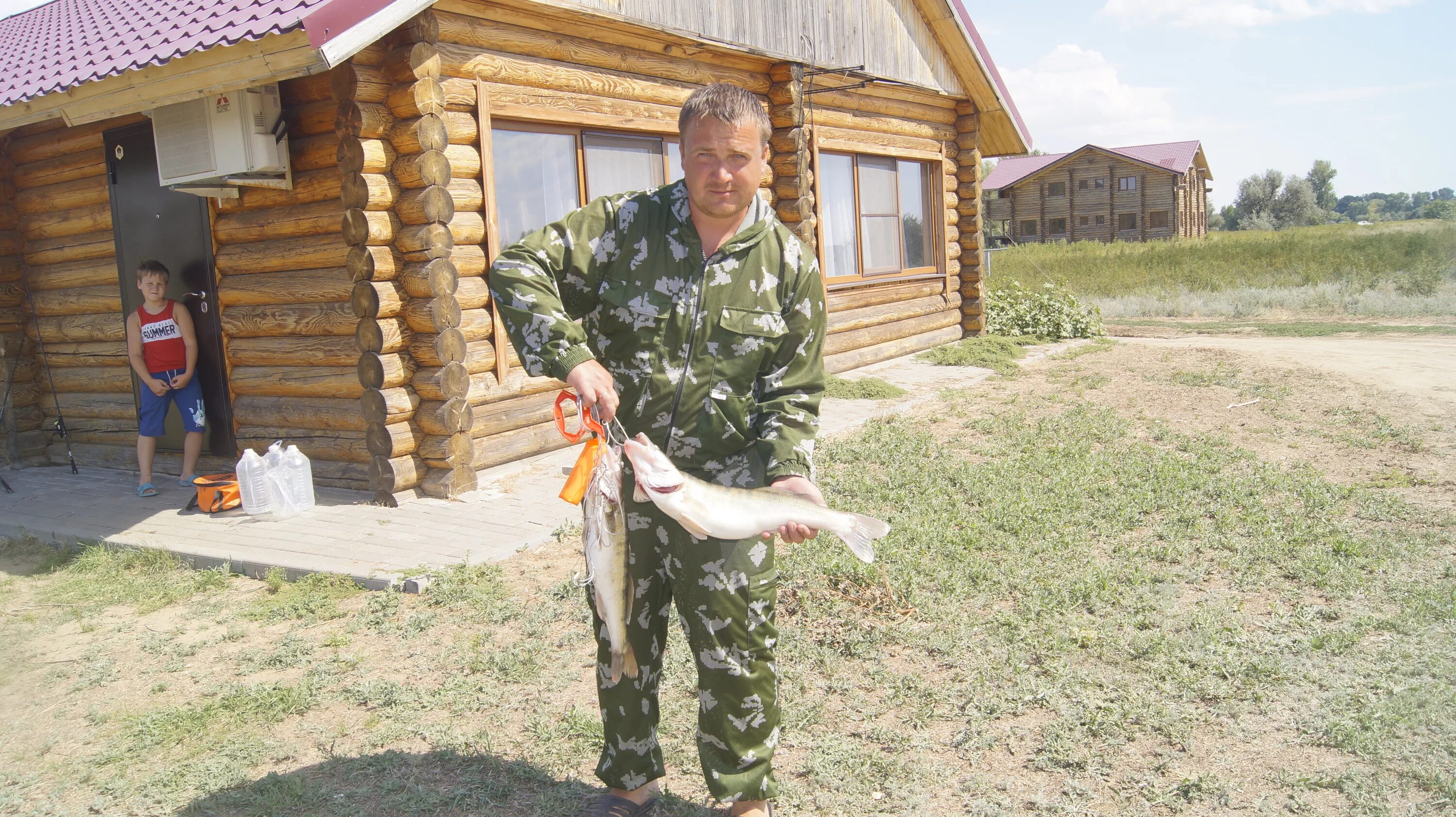 Погода в сокрутовке астраханской области. Золотая рыбка Ахтуба. Золотая рыбка Сокрутовка. Золотая рыбка база отдыха Ахтуба. Сокрутовка Астраханская область.