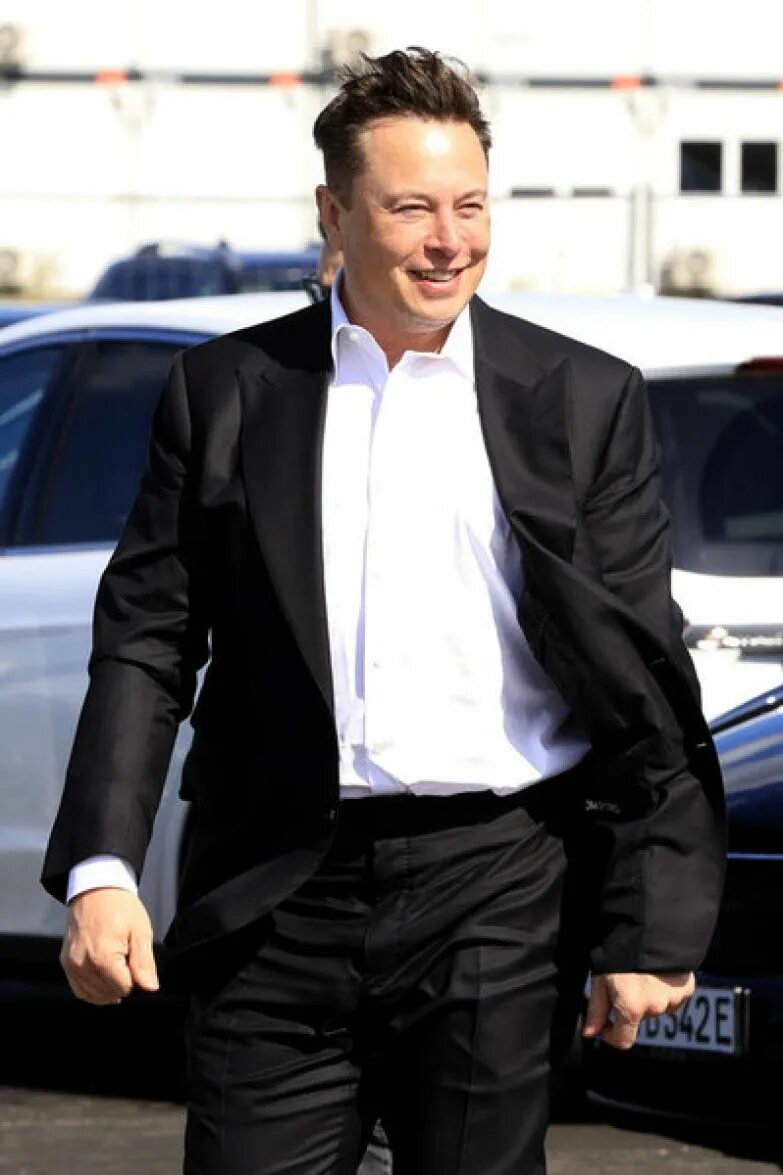 Тесла компания илон маск. Elon musk. Илон маск форбс. Создатель теслы автомобиля. Илон маск как стать богатым.