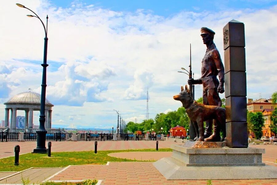Находка памятник муравьев-амурскому. Памятник пограничнику с собакой в благовещенске. Памятник пограничнику в благовещенске. Памятник казакам-первопоселенцам приамурья, благовещенск. Амурская область памятники.