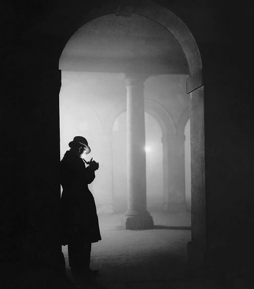 Загадочная тень. Туманный Лондон 19 века. Лондонский туман 19 век. Лондон Эстетика 19 век. Мрачный Нуар.