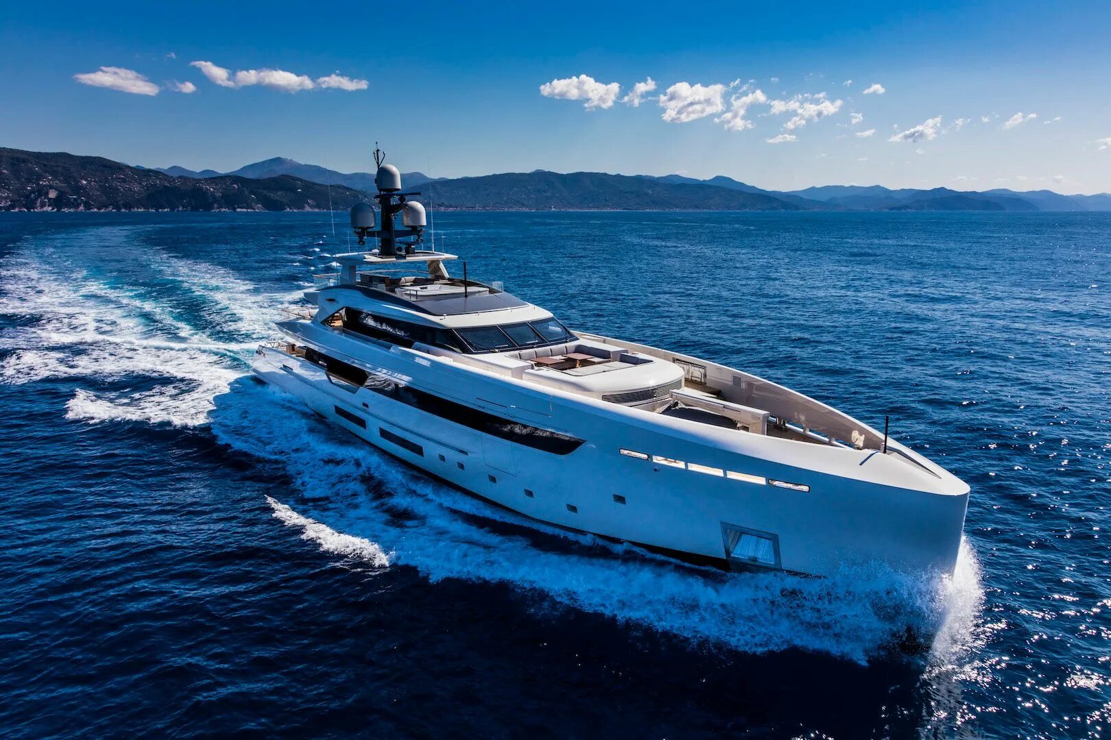 Яхты фото. Baglietto 38m. 50 Метровая яхта. Яхта 50 метров. Супер яхты 50 метров.