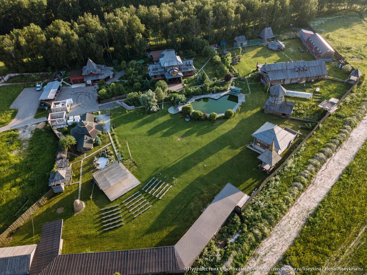 Поселок дубровицы липовый парк и певческое поле. Певческое поле» усадьбы дубровицы. Поле в подольске. Поле в подольске для поиска металла. Деревня федюково подольский район.