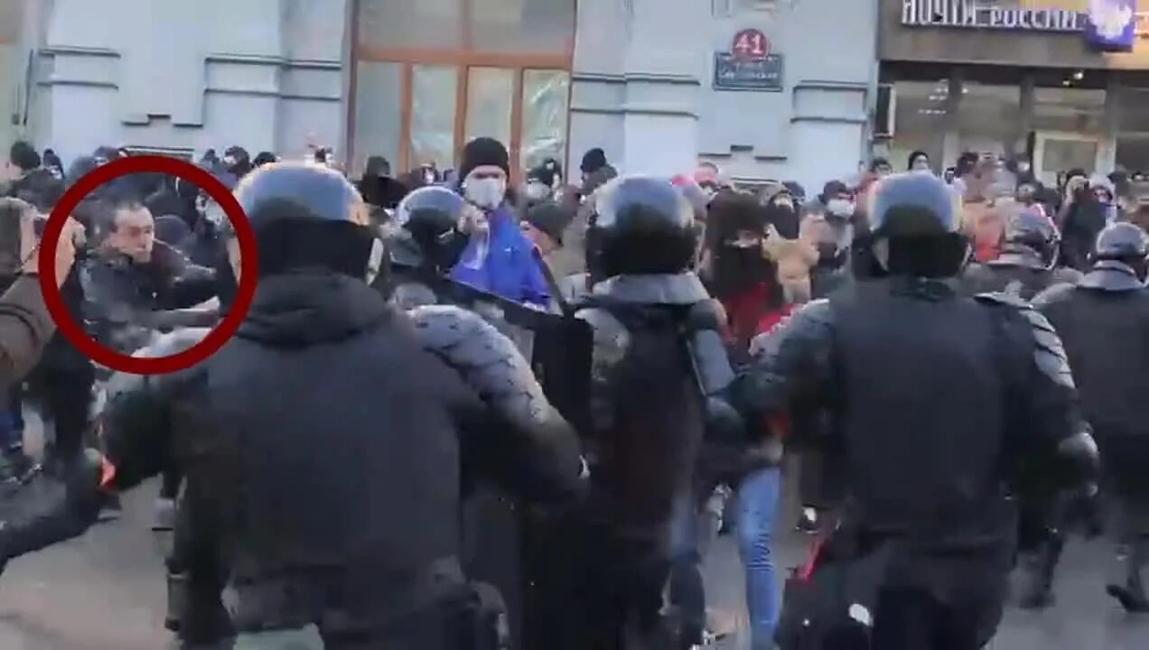 Московское нападение. Акции протеста Владивосток. Провокаторы на митингах. Нападения на силовые структуры. Митинг Владивосток Навальный.