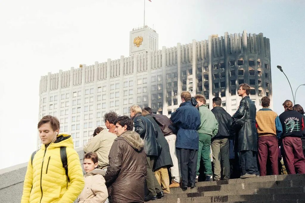 Белый дом в Москве 1993. Путч 1993. Путч в Москве 1993. Штурм белого дома 1993.