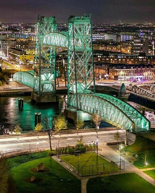 Самый мост в европе. Роттердам де пари мост. мост в роттердаме. habitable bridge нидерланды. rotterdam нидерланды.