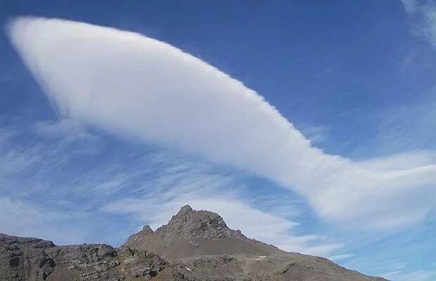 10 Strangest Shapes of Clouds Niebo