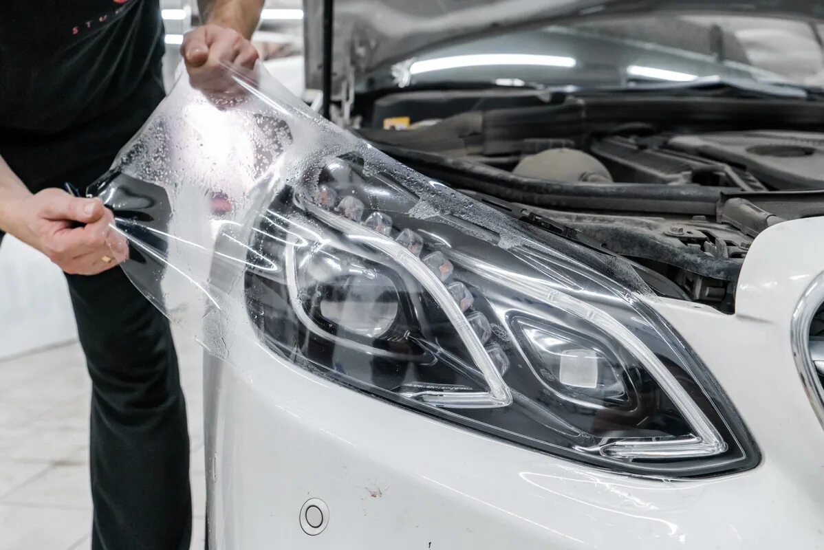 Бронепленка на фары авто. Бронепленка w221. бронепленка xpu. бронепленка на фары. бронированная пленка.
