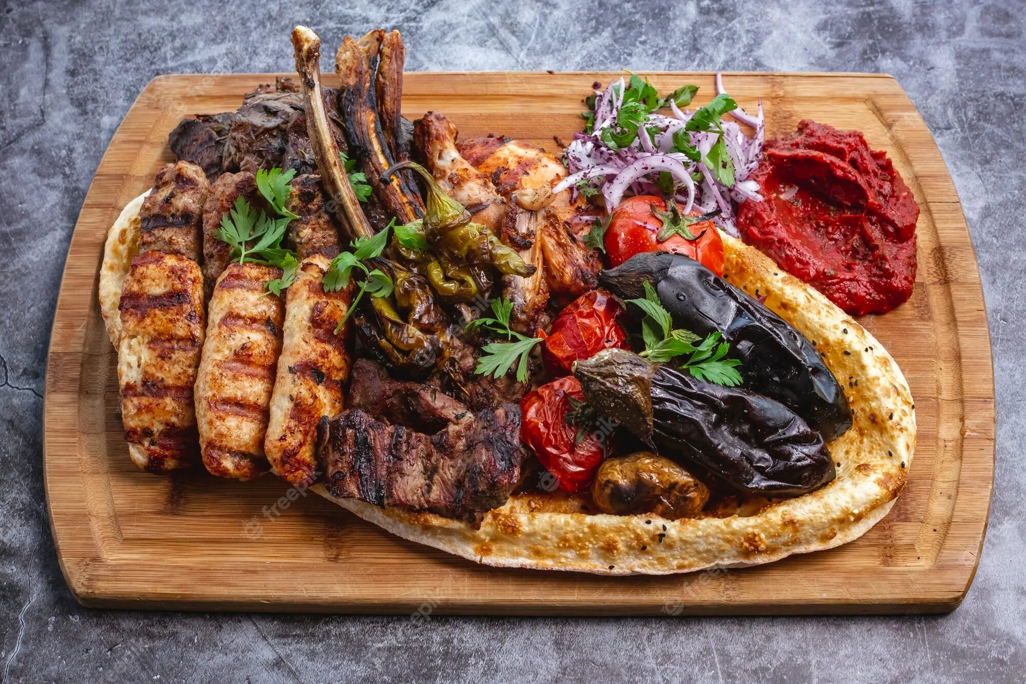 Kebab grill. Кебаб с овощами гриль. Шашлык люля. Шашлык в ресторане. Шашлык Лула.