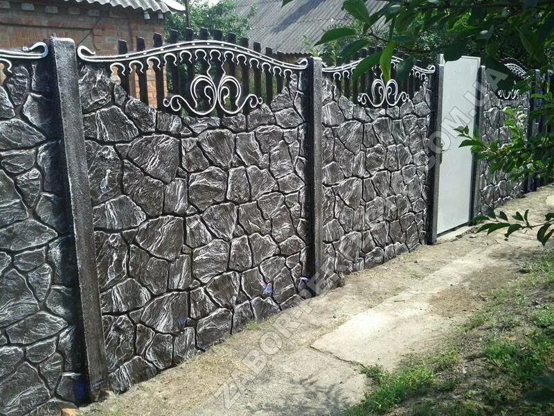 Покраска бетонного забора
