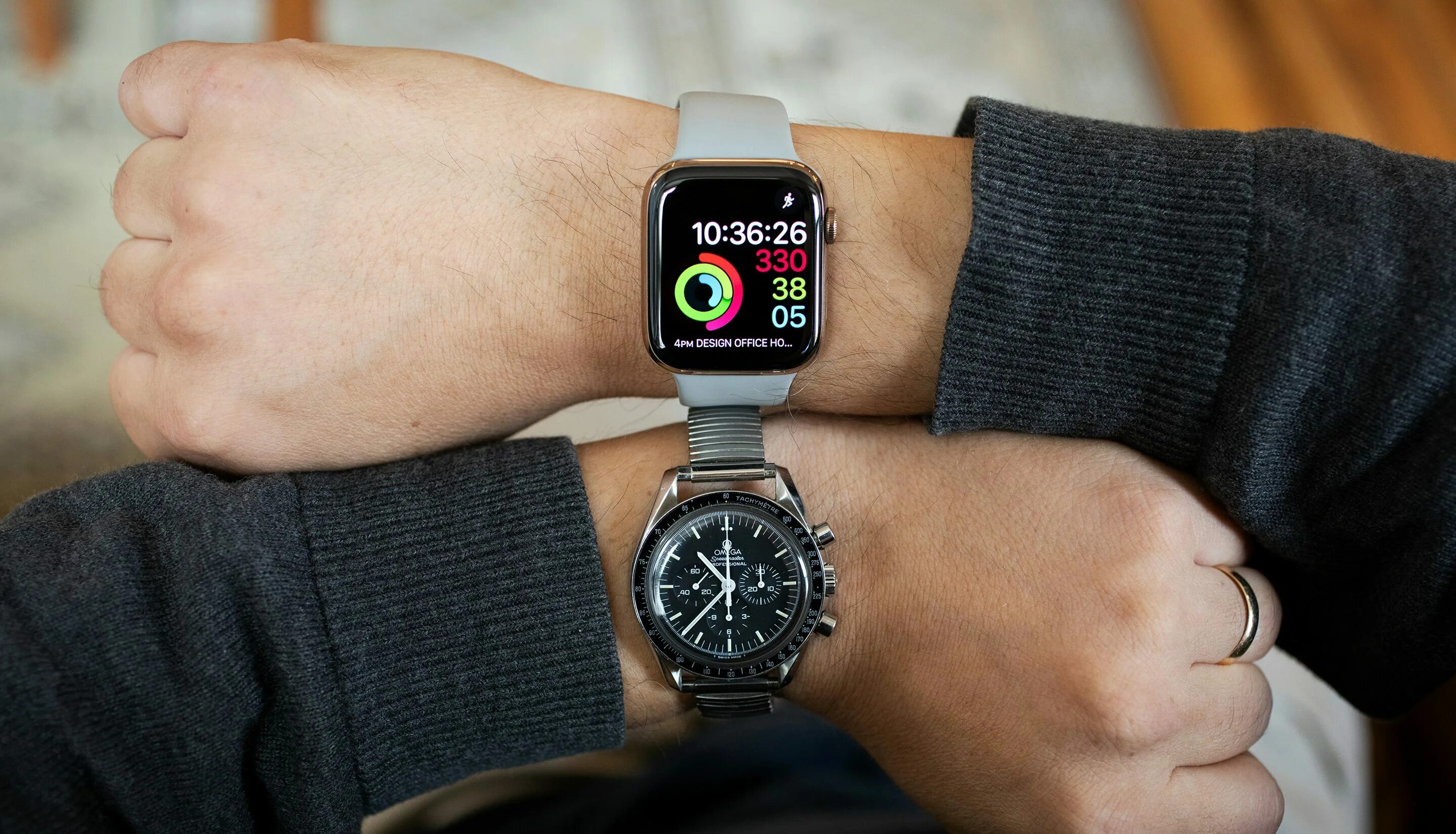 Смарт часы для мужчин. Apple watch 2021. Умные часы швейцарских брендов. Эппл вотч и обычные часы.