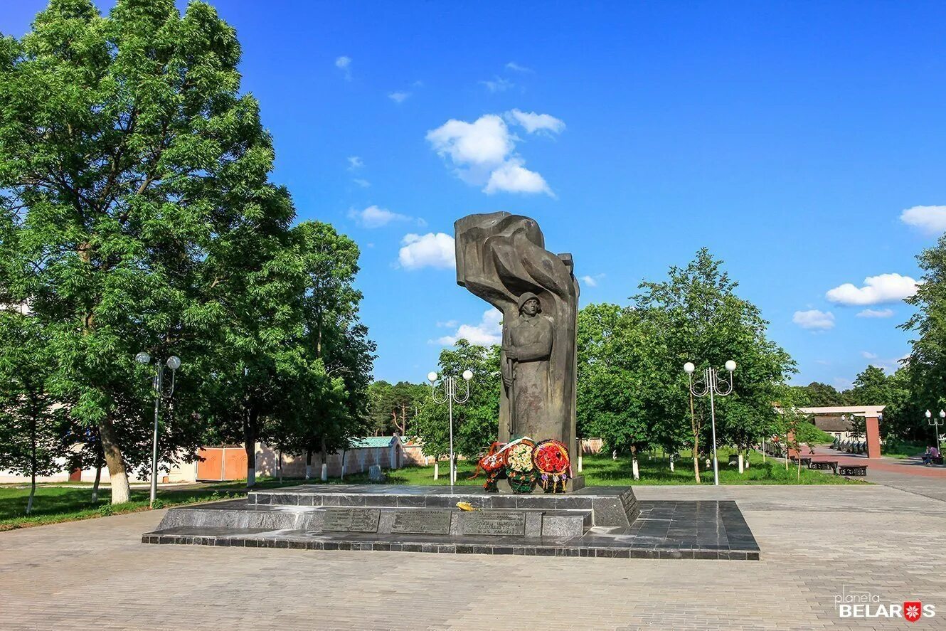 Рогачёв гомельская область. Рогачев достопримечательности. Рогачёв беларусь. Город рогачев гомельская область. Белорусия рогачёв памятник.