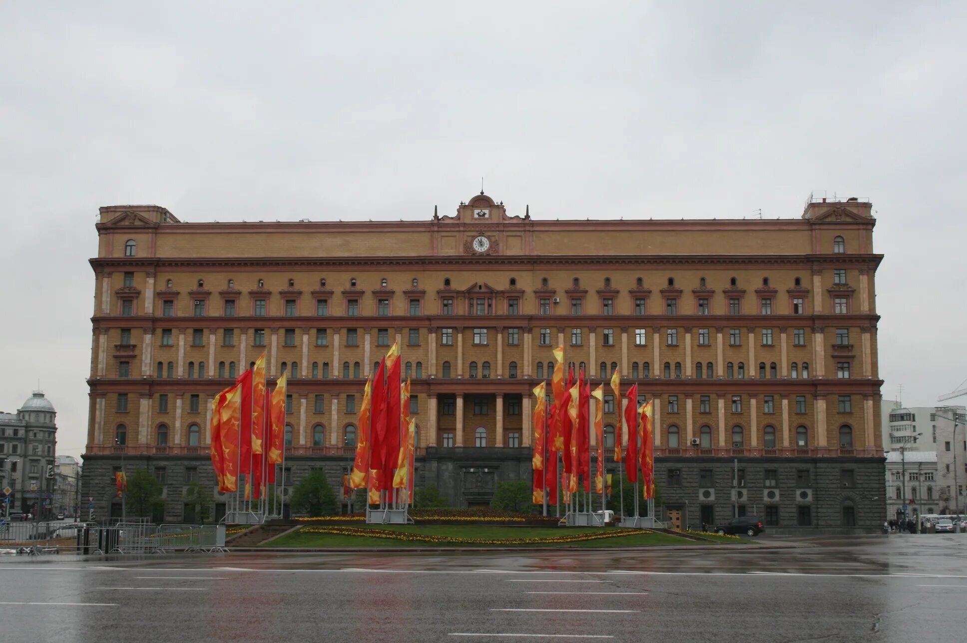 Здание КГБ на Лубянке. Здание органов госбезопасности на Лубянке. Здание КГБ на Лубянке внутри. Города кгб