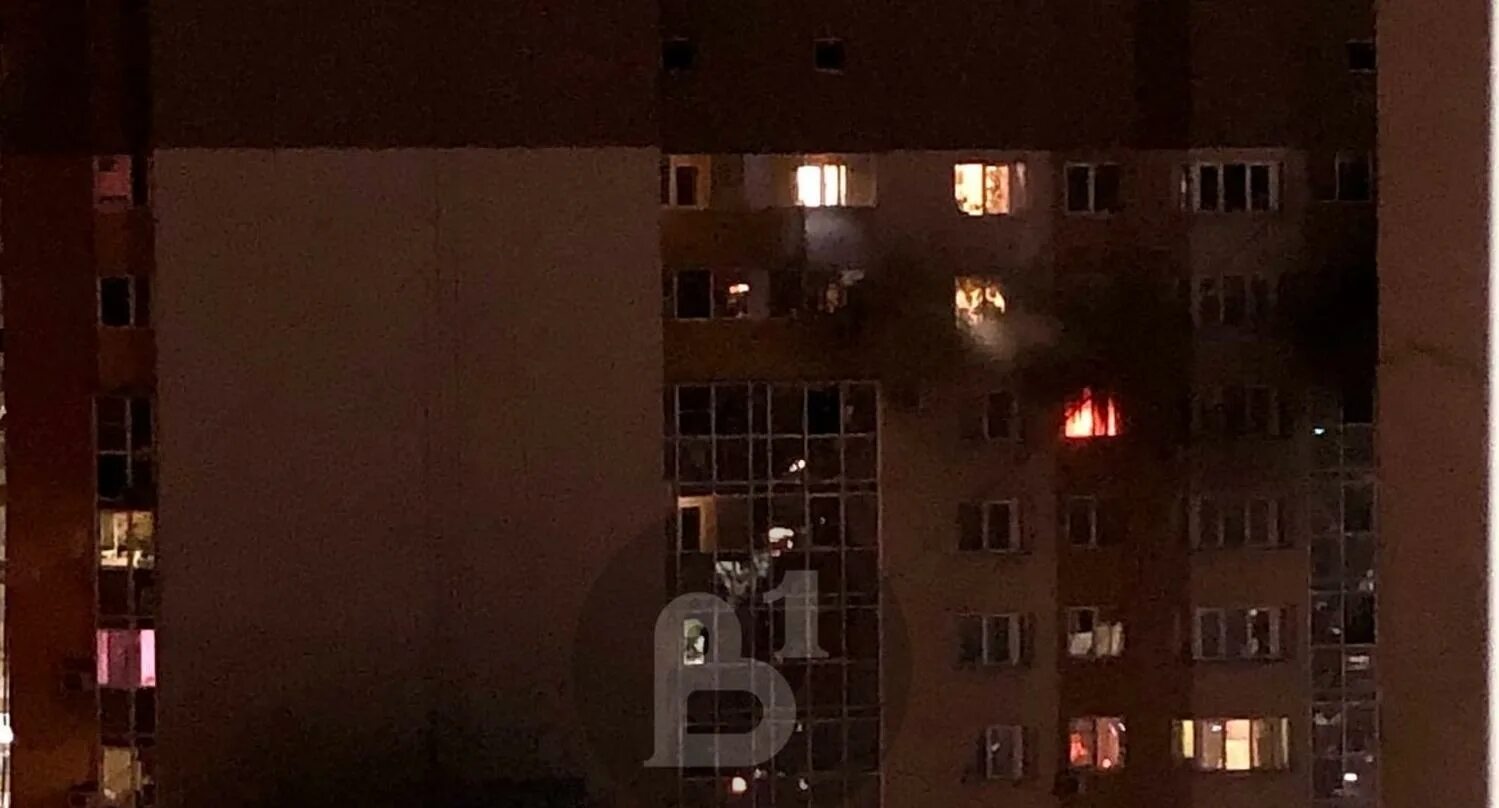 Мужчина 15 этаж. Пожар в квартире многоэтажном доме. Пожар в общежитии в Воронеже 2021 год. Испания пожар в жилом доме 15 этажей. Пожар в квартире многоэтажном доме в квартире многоэтажном доме.