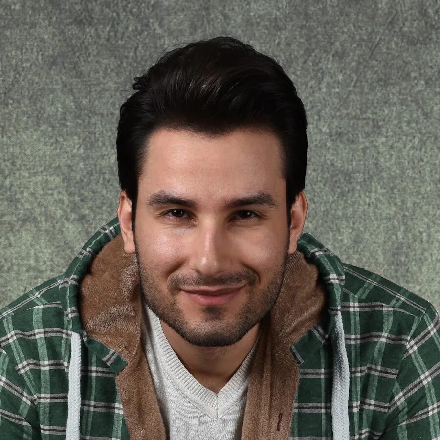 Divar мехди ахмадванд. Eshghe avval. Mehdi ahmadvand 2022. Мехди ахмадванд мрз эшк яъне нафас нафас. Мехди ахмадванд.