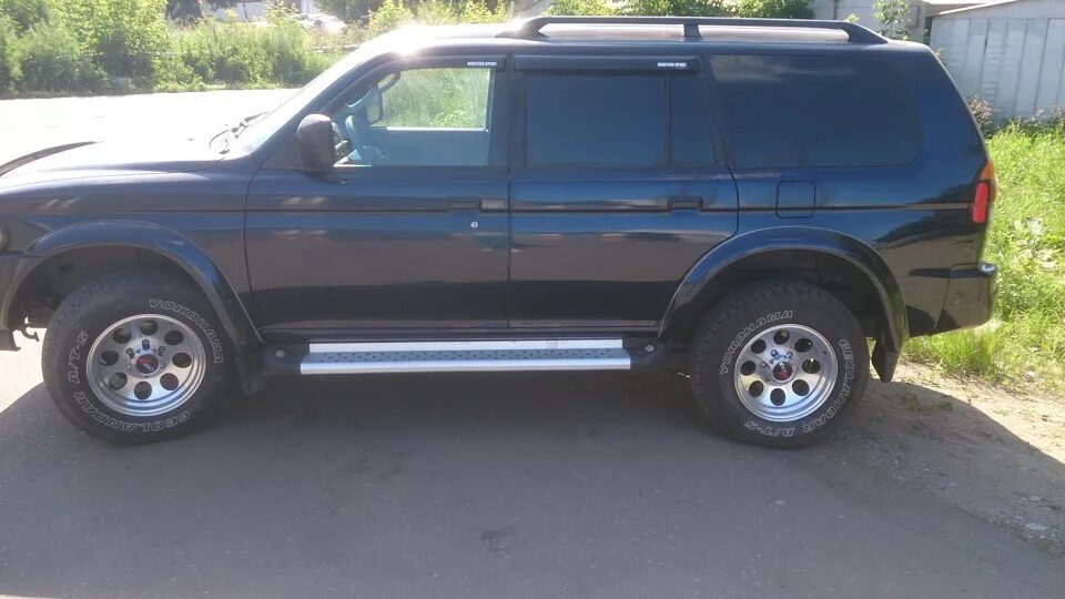 5757a108 mitsubishi молдинг задней правой двери. Молдинг паджеро спорт 3. Молдинги дверей mitsubishi pajero sport 3. Молдинги на двери паджеро 4. Паджеро спорт 2 с молдингами на дверях.