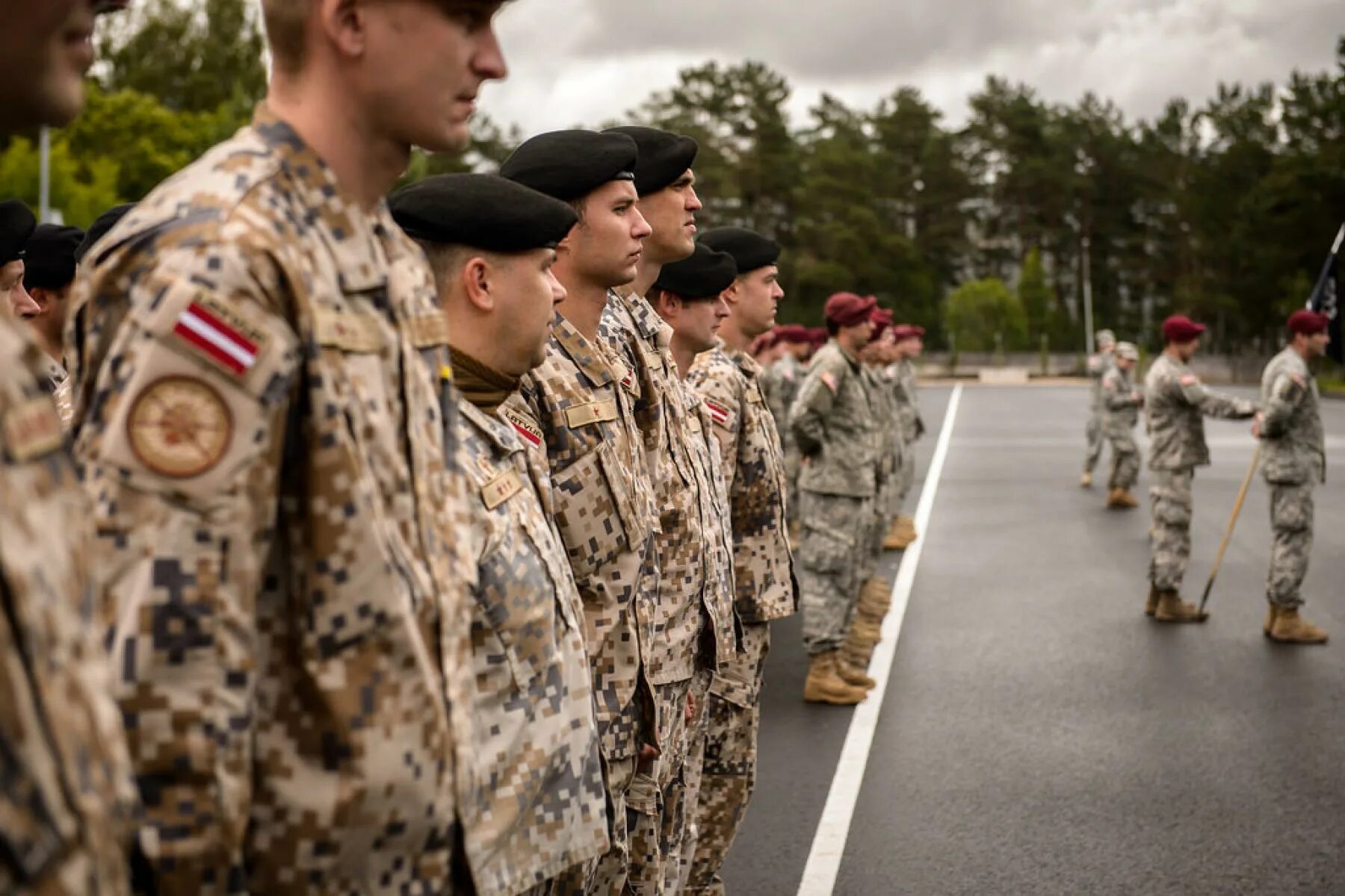 Вс латвии. Военнослужащие латвии. Латышская армия. Латышская армия. Армия латвии.