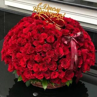 Шикарный букет цветов девушке