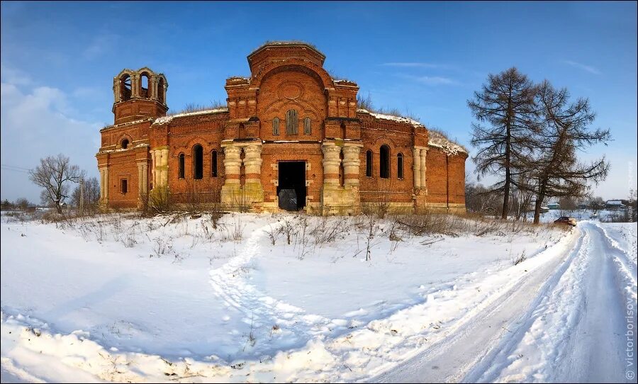 Вологодская область тульская область краснодарский край. Церковь в Овсянниково Тульская область. Заброшенные церкви Тула. Ефремов Тульская область заброшенная Церковь. Сельская каменная Церковь Тульская область.