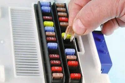 Предохранитель бензонасоса форд мондео 4 где