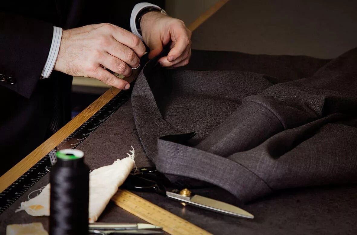 Мужские костюмы шитье. Пошив мужской одежды. Индивидуальный пошив мужских костюмов. Пошив мужских костюмов. Индивидуальный пошив мужских костюмов.